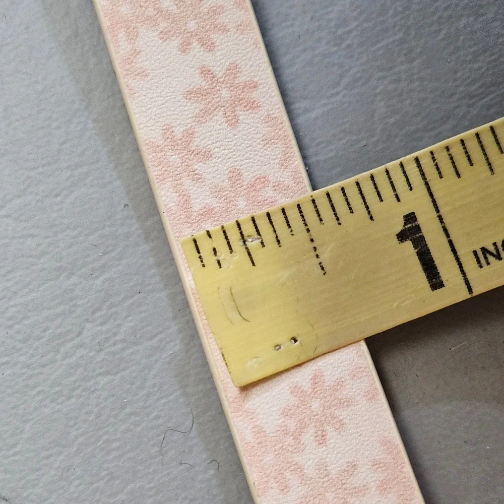 LC Lauren Conrad Pink Floral Daisy Skinny Belt Gold Tone Buckle Cream Large